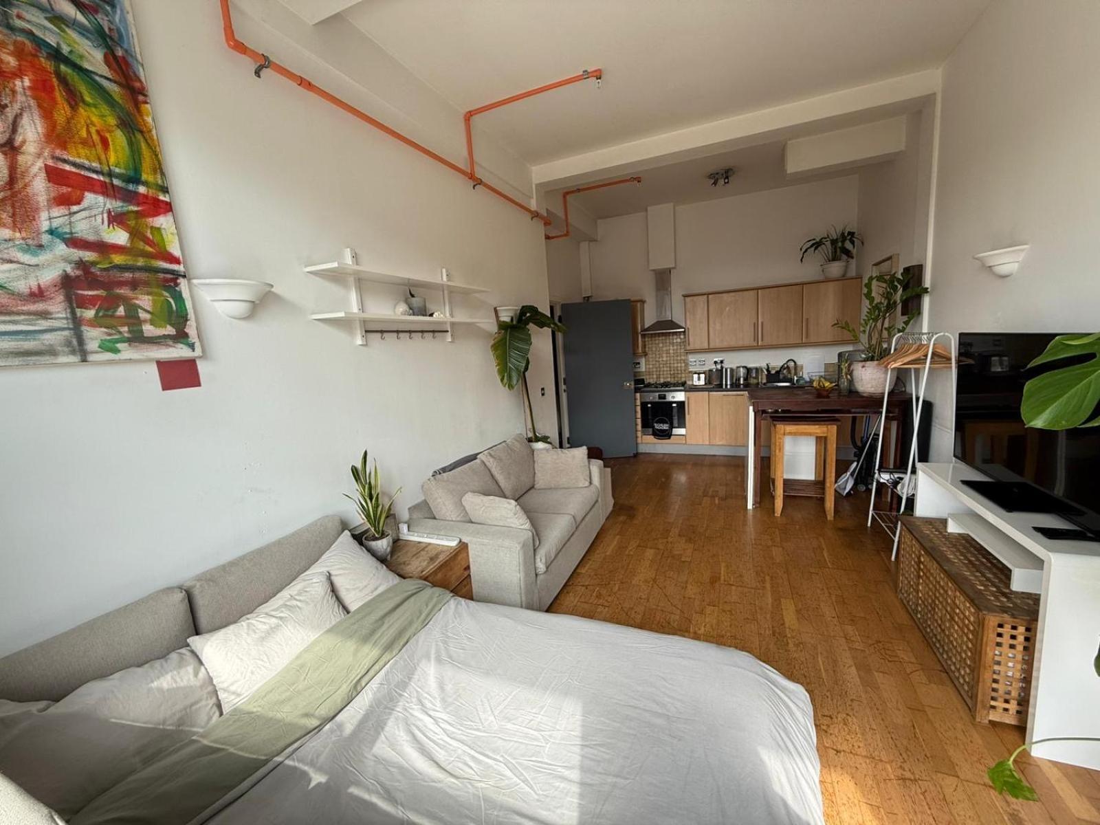 Cosy Private Room With Shared Bathroom Facilities لندن المظهر الخارجي الصورة